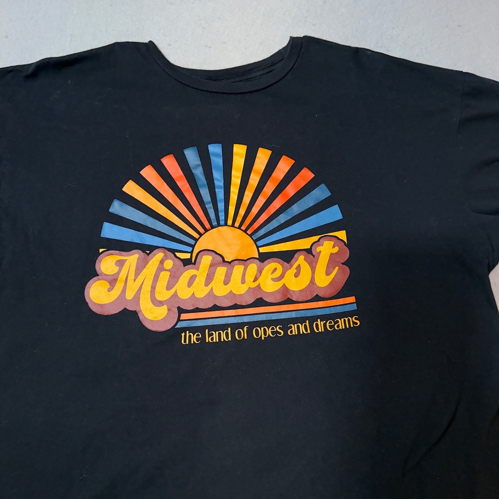 Gildan Midwest The Land of‎ Hopes and Dreams Graphic T Shirt 2XL